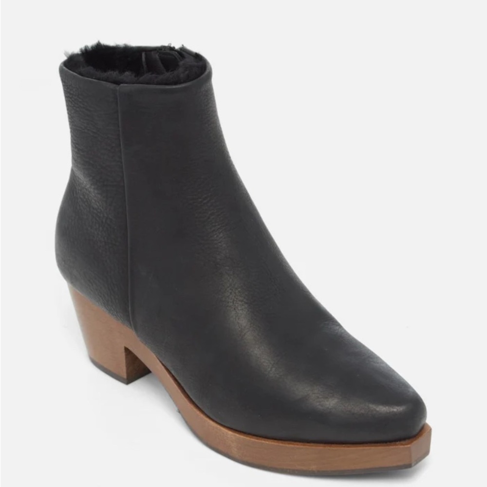 Coclico Black Leather Ankle Boots with shearling inside. 40/ 9.5 Like new - Picture 10 of 12